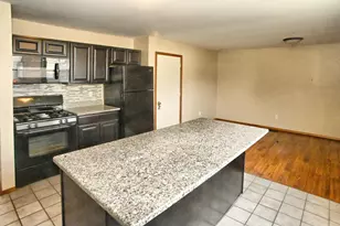 3621 Kingsway Dr, Crown Point, IN 46307 - Photo 7