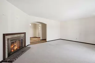 1630 Camellia Dr, Munster, IN 46321 - Photo 5