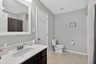 11405 Vermont Pl, Crown Point, IN 46307 - Photo 17