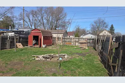 307 W Parkway Drive, Cambridge City, IN 47327 - Photo 3