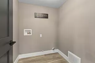 101 Erie St, Valparaiso, IN 46383 - Photo 17