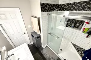 140 N Linda St, Hobart, IN 46342 - Photo 5