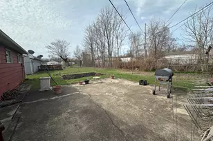 2928 Marshalltown Dr, Gary, IN 46407 - Photo 3