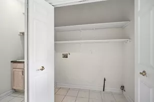 917 Royal Dublin Ln, Dyer, IN 46311 - Photo 17