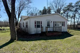 8273 W 700 N, Winamac, IN 46996 - Photo 1