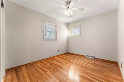 906 E Glen Park Avenue, Griffith, IN 46319 - Photo 11