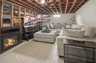 9047 Pettit Dr, Highland, IN 46322 - Photo 13