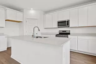 167 Cressmoor Blvd, Hobart, IN 46342 - Photo 3