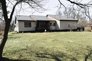 6077 S Division St, North Judson, IN 46366 - Photo 1