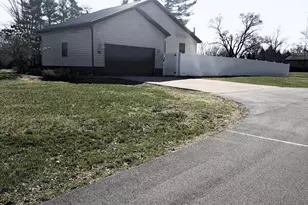 6077 S Division St, North Judson, IN 46366 - Photo 23