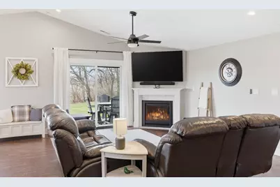 823 11th Street SW, Demotte, IN 46310 - Photo 13