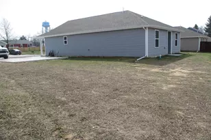 3706 Malvern Rd, Kingsford Heights, IN 46346 - Photo 17