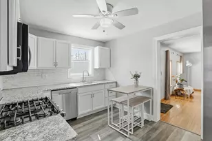 223 Illinois St, Dyer, IN 46311 - Photo 11