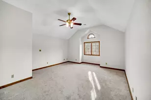 158 York Cir, Valparaiso, IN 46385 - Photo 13