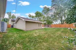 9628 Crestwood Ave, Munster, IN 46321 - Photo 23