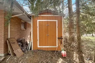 2445 Woodlane Dr, Merrillville, IN 46410 - Photo 23