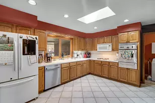 2445 Woodlane Dr, Merrillville, IN 46410 - Photo 5