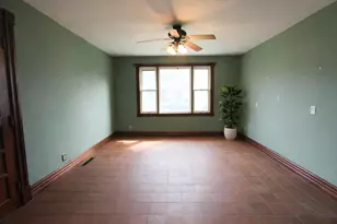 1011 Jackson St, La Porte, IN 46350 - Photo 15