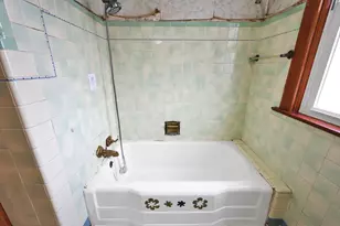 112 S Indiana St, Hobart, IN 46342 - Photo 11