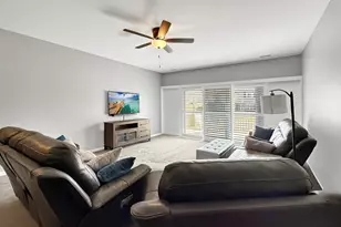 8709 Lake Hills Dr, Saint John, IN 46373 - Photo 13