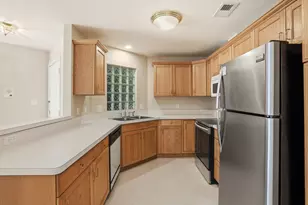 2711 Georgetowne Dr, Highland, IN 46322 - Photo 9