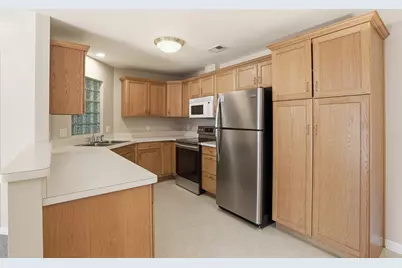 2711 Georgetowne Drive #B2, Highland, IN 46322 - Photo 9