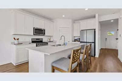 7653 W 106th Place, Crown Point, IN 46307 - Photo 3