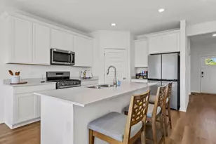 7653 W 106th Pl, Crown Point, IN 46307 - Photo 3