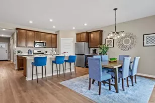 7635 W 106th Pl, Crown Point, IN 46307 - Photo 5