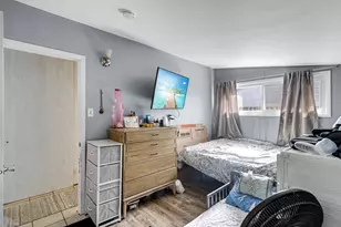 1342 Greenwood Ave, Dyer, IN 46311 - Photo 9