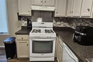 9991 Hunters Run, Saint John, IN 46373 - Photo 11