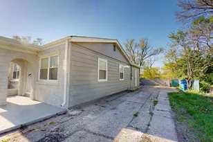 4252 W 21st Ave, Gary, IN 46404 - Photo 29