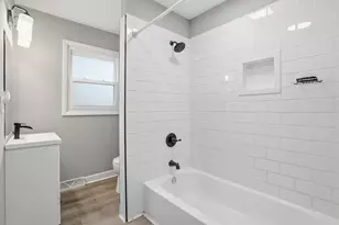 5035 Roosevelt Pl, Gary, IN 46408 - Photo 9