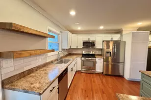 3063 Parkwood Pl, Crown Point, IN 46307 - Photo 9