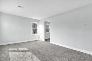 423 176th Ct, Hammond, IN 46324 - Photo 3