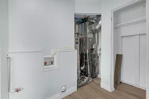 423 176th Ct, Hammond, IN 46324 - Photo 11