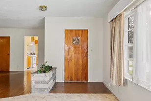 907 W 12th St, La Porte, IN 46350 - Photo 3