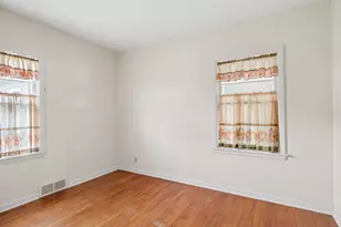 907 W 12th St, La Porte, IN 46350 - Photo 17