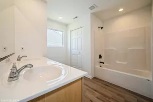 10510 Kansas St, Crown Point, IN 46307 - Photo 23