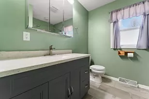 947 N Wood St, Griffith, IN 46319 - Photo 13