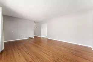 947 N Wood St, Griffith, IN 46319 - Photo 3