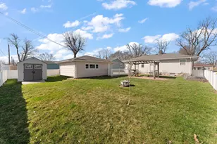 947 N Wood St, Griffith, IN 46319 - Photo 23