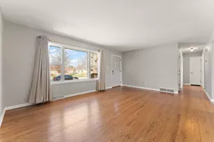 947 N Wood St, Griffith, IN 46319 - Photo 5