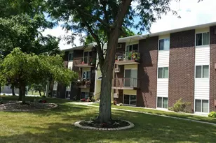 121 N West St, Crown Point, IN 46307 - Photo 3