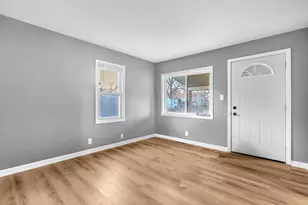 31 Tyler St, New Chicago, IN 46342 - Photo 3