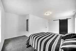 2585 Harrison St, Gary, IN 46407 - Photo 15