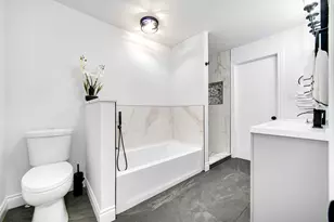 2585 Harrison St, Gary, IN 46407 - Photo 19