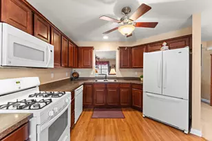 7035 Tompkins Ct, Griffith, IN 46319 - Photo 11