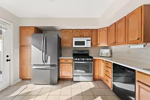 1823 Beech Ct, Crown Point, IN 46307 - Photo 7