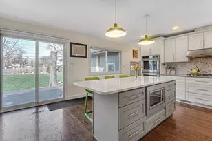 9030 Orchard Dr, Highland, IN 46322 - Photo 5